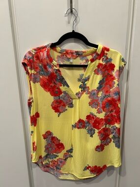 JoulesYellow Sleeveless V-Neck Top with Red Floral Print